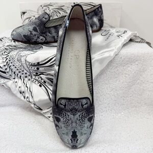 CP Charles Philip Gray Patterned Women's Loafers/ ballet flats size 6